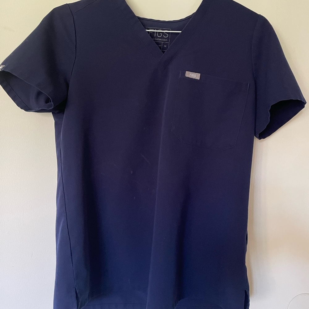 Figs scrub top